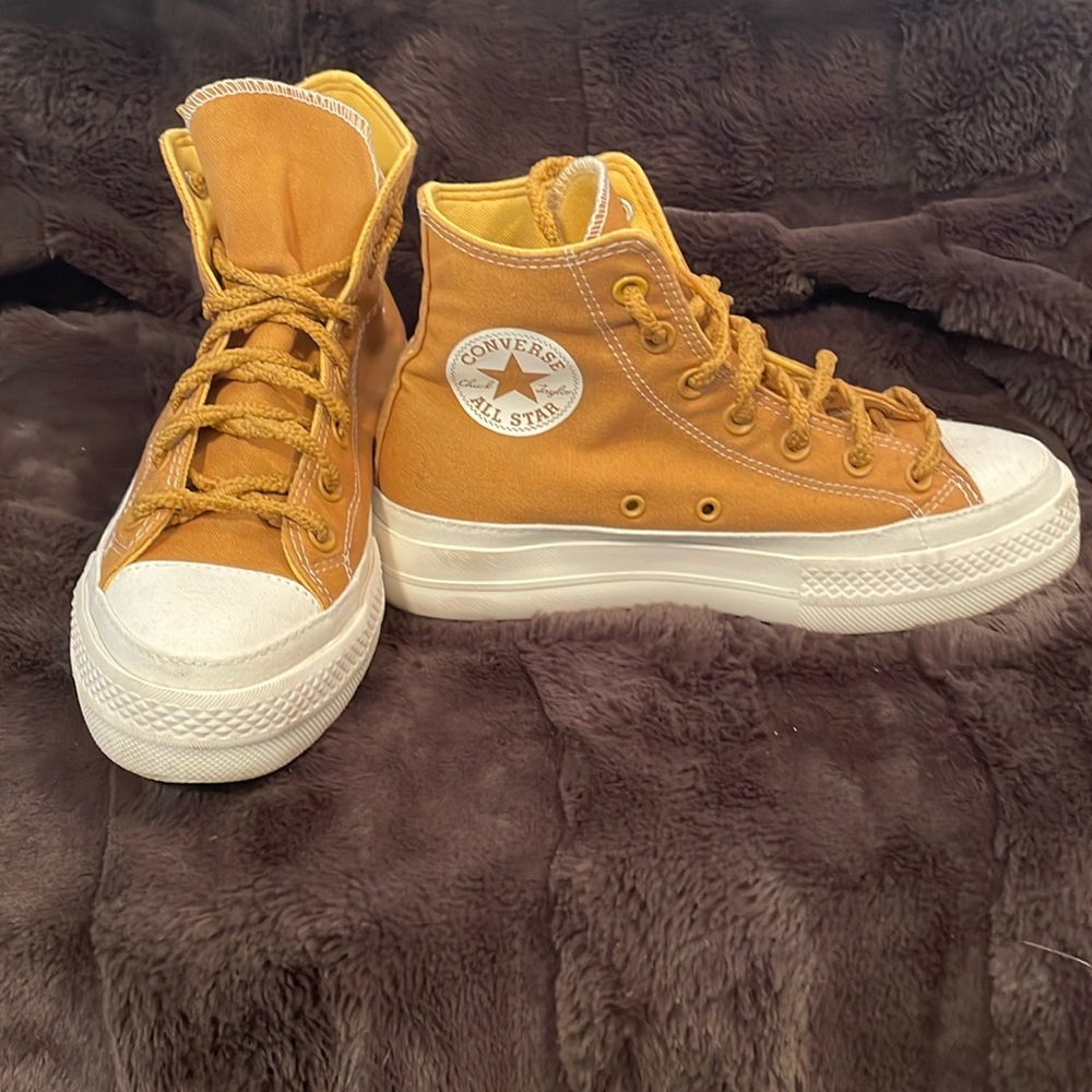 Converse All Star Chuck Taylor High Tops Mustard Sz 7